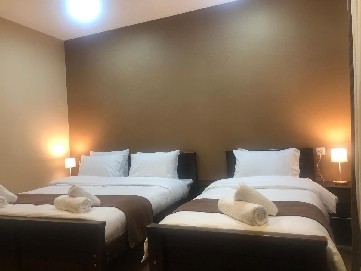 Borjomi Yellow Hotel ภายนอก รูปภาพ