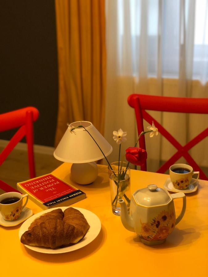 Borjomi Yellow Hotel ภายนอก รูปภาพ