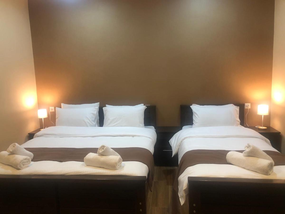 Borjomi Yellow Hotel ภายนอก รูปภาพ