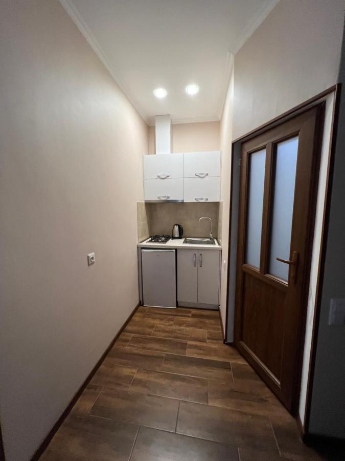 Borjomi Yellow Hotel ภายนอก รูปภาพ