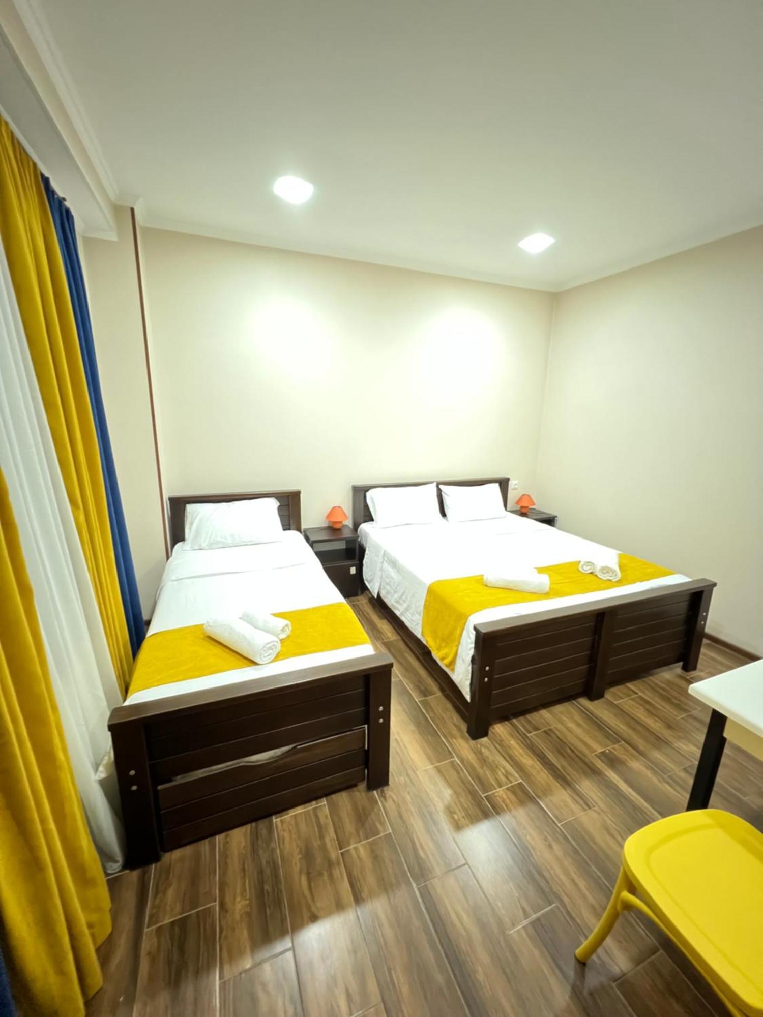 Borjomi Yellow Hotel ภายนอก รูปภาพ